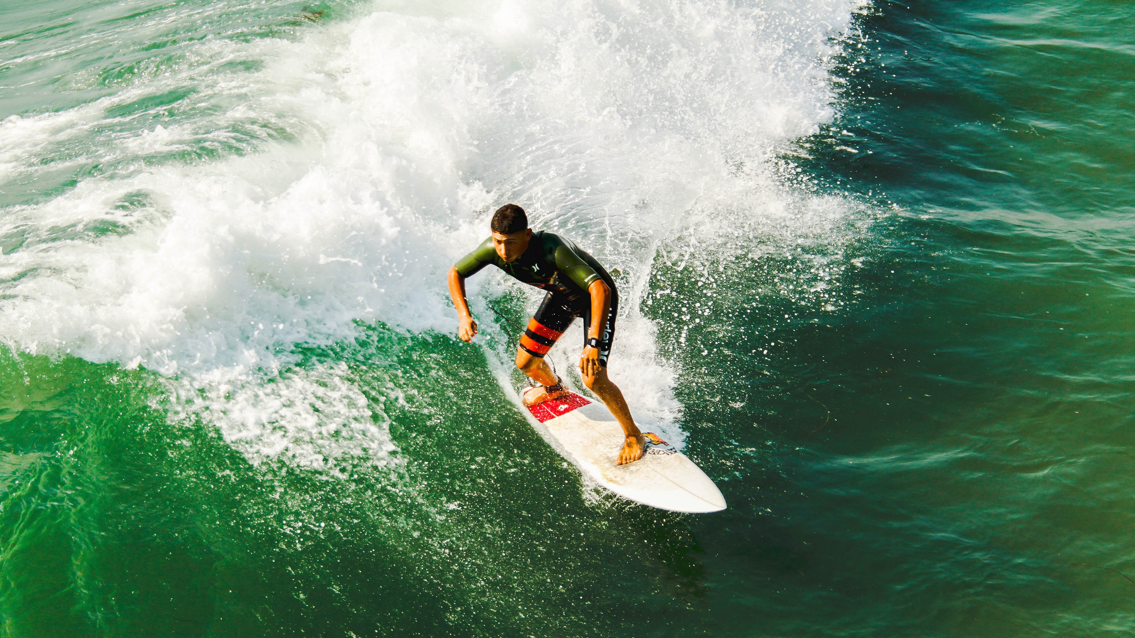 赛道上的绝杀，皮亚斯特里火热状态助雷诺力压威廉姆斯