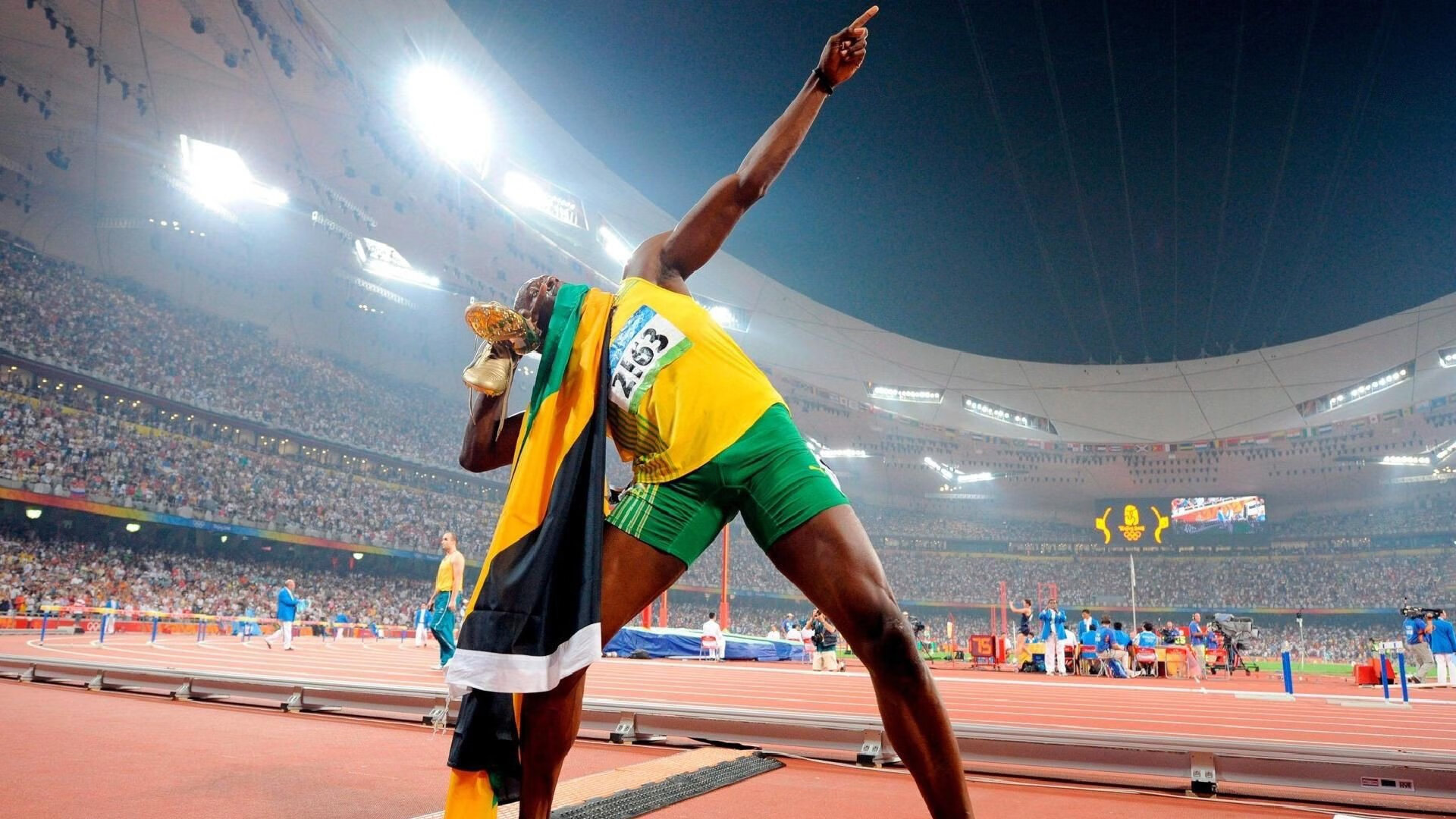 猛龙鏖战国王，字母哥点燃赛场，一场定义时代的对决